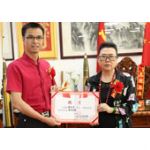 颁发朱绍伟常务副会长聘书